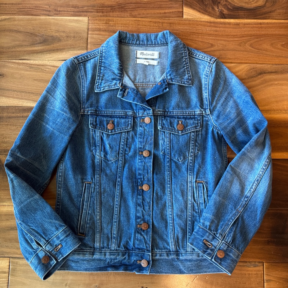 Madewell women’s classic Blue Denim Jacket